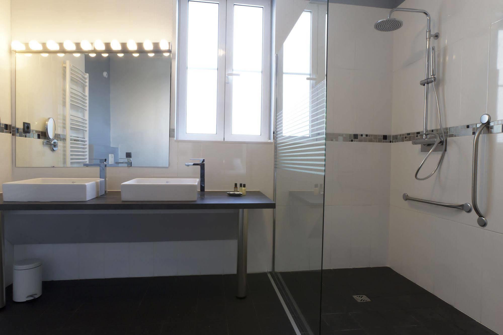 Boutique Hotel Valezieux 로쉐코르봉 외부 사진